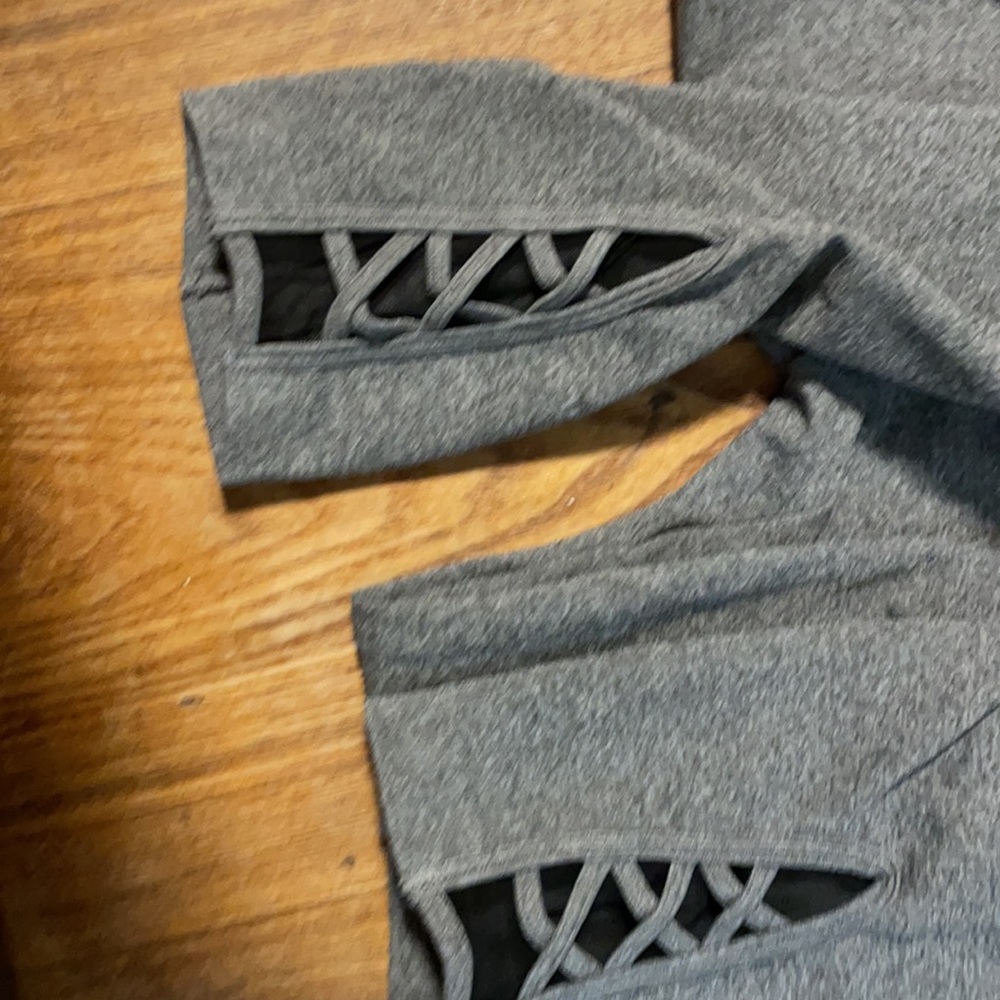 never worn - Picture 2 of 2